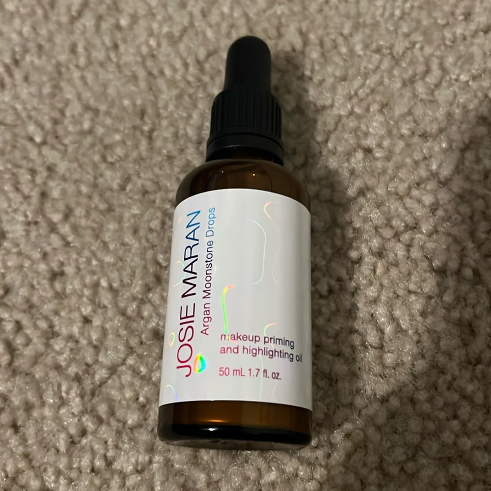 Josie Maran Argan moonstone drops makeup primer and highlighter oil